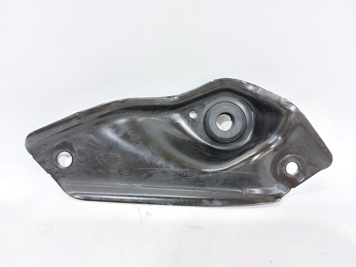 Accord Кронштейн радіатора верхній лівий Honda Accord Sedan 2013-2017 74171T2AA01 Honda Accord Sedan 2 Accord Кронштейн радіатора верхній лівий Honda Accord Sedan 2013-2017 74171T2AA01 Honda Accord Sedan 2