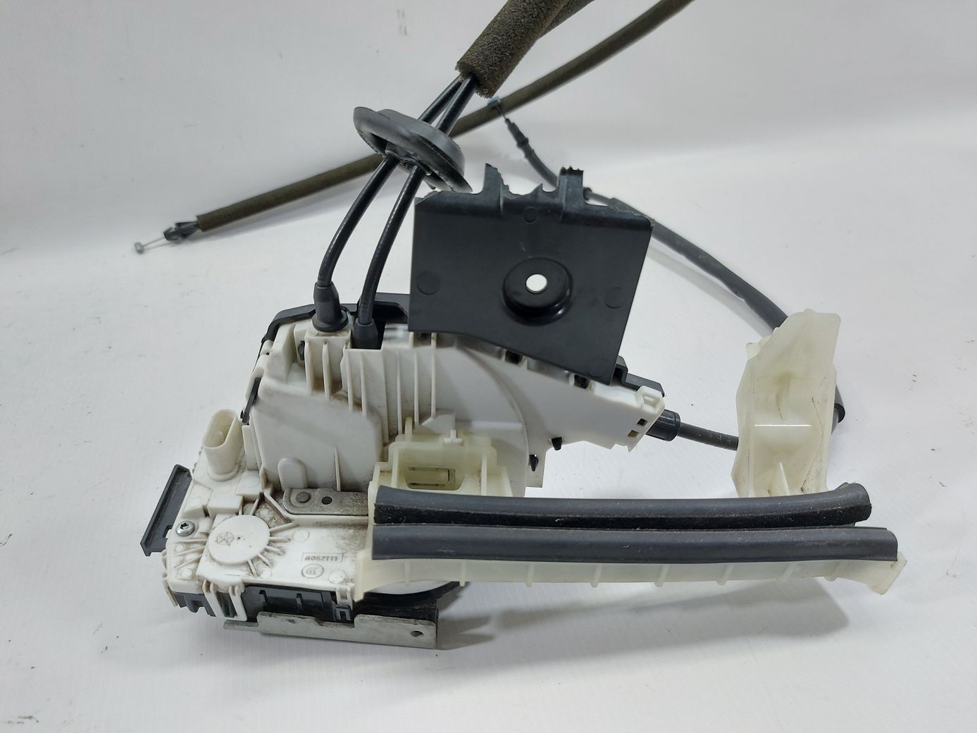 Dart Замок дверей передньої правої Dodge Dart 2013-2016 68175250AA Dodge Dart 3 Dart Замок дверей передньої правої Dodge Dart 2013-2016 68175250AA Dodge Dart 3