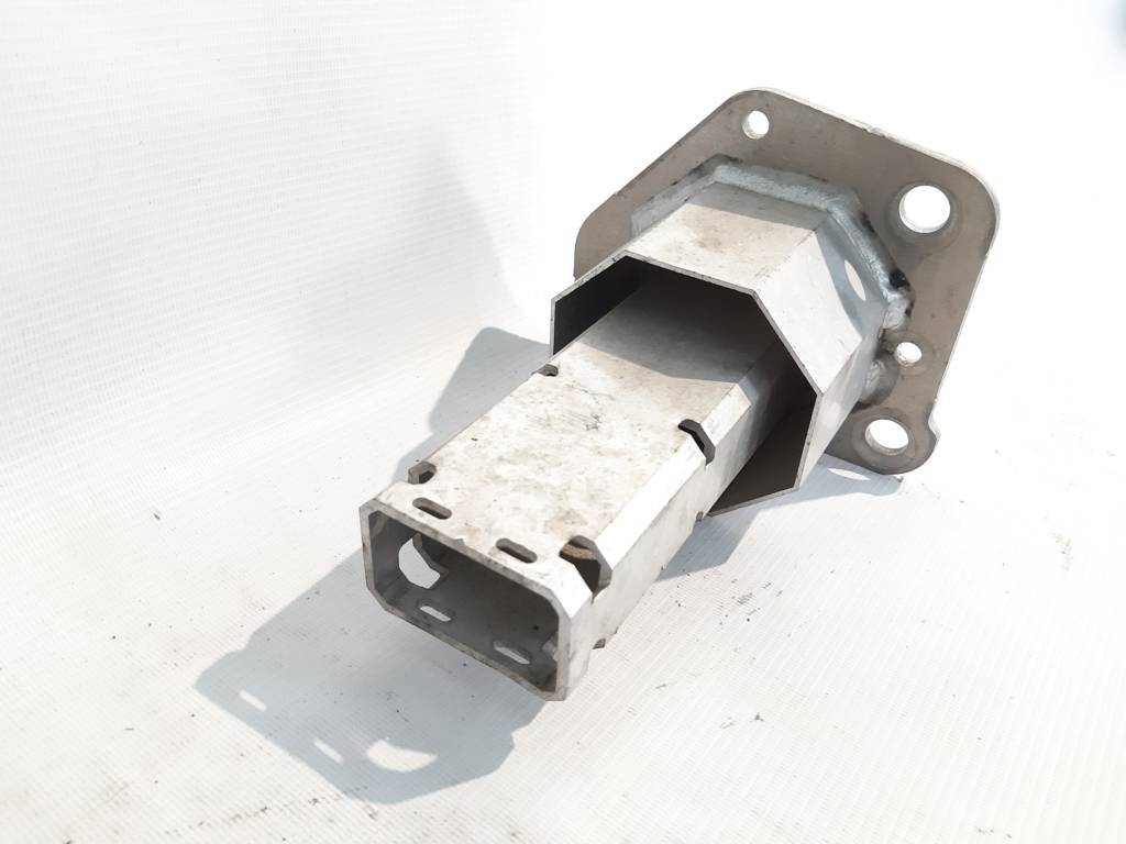 Dart Кронштейн усилителя переднего левый Dodge Dart 2014-2016 68187811AB Dodge Dart 18