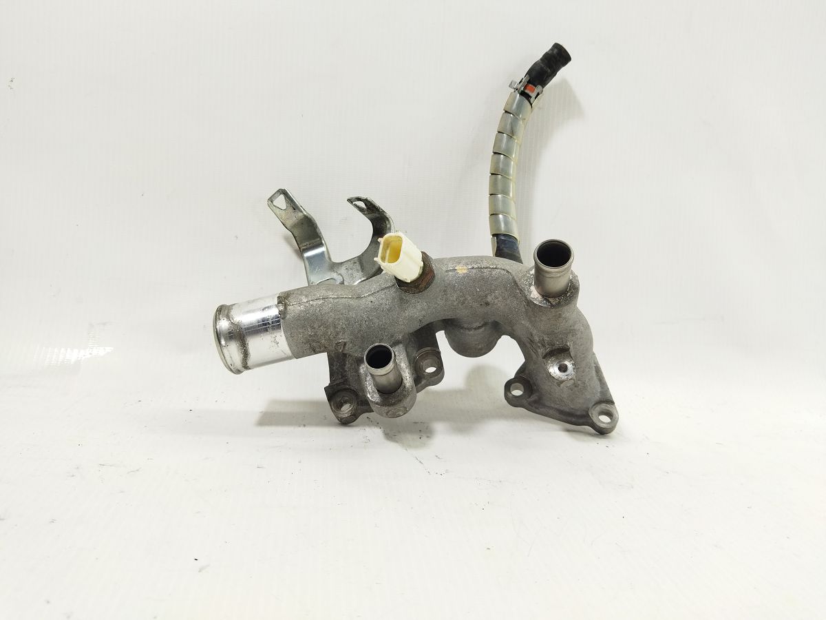 Sienna Фланець системи охолодження Toyota SIENNA 2014-2016 1633131150 Toyota SIENNA 2