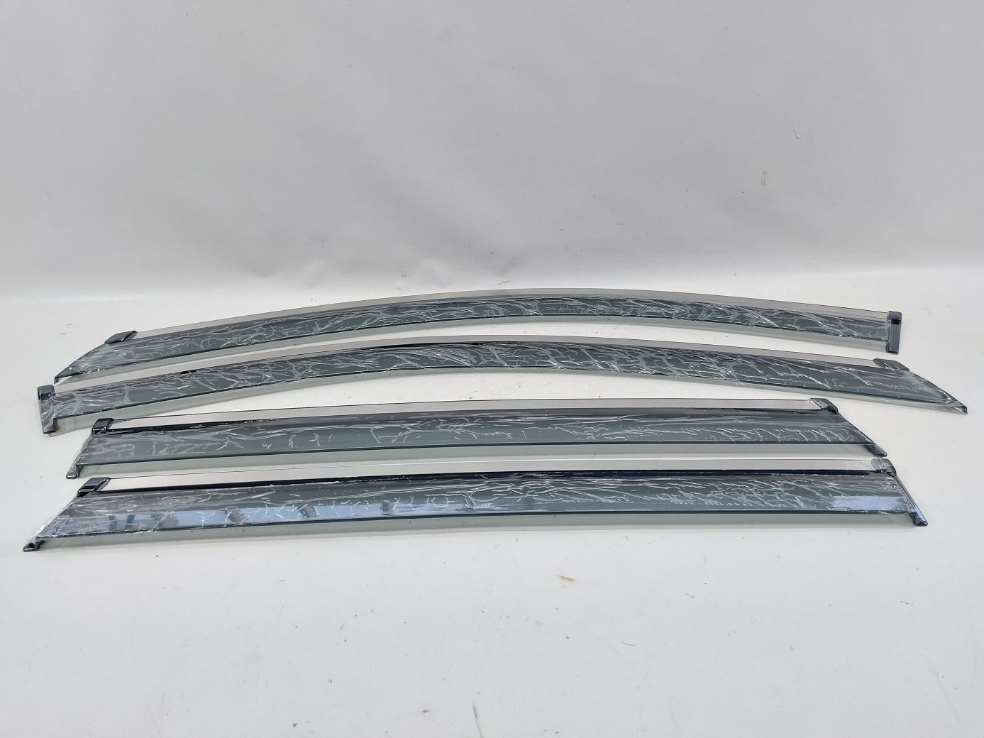 Ветровики боковых стекол. Дефлекторы окон (дефект) BYD dflc00013 BYD Song Plus