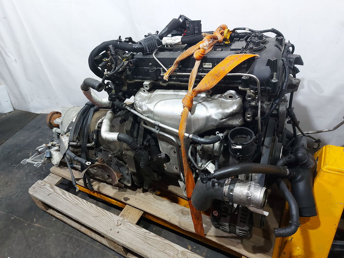 Xf. Двигатель (голый) 2L turbo Jaguar XF 2013 C2D43828 Jaguar XF