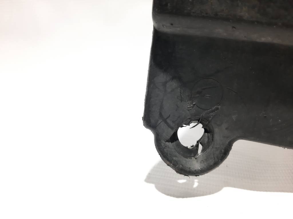 Avenger Захист паливного бака правий Dodge Avenger 2007-2014 5116048AD Dodge Avenger 2