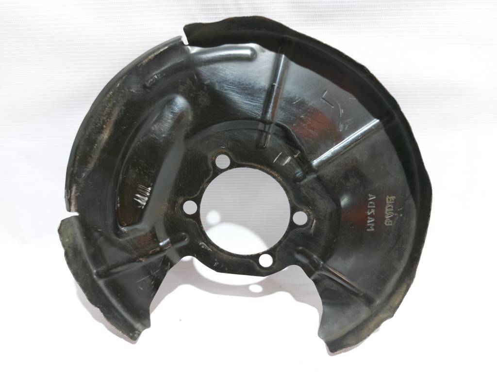 3 Захист гальмівного диска заднього лівого Mazda 3 2017-2018 BADE26271 Mazda 3 2