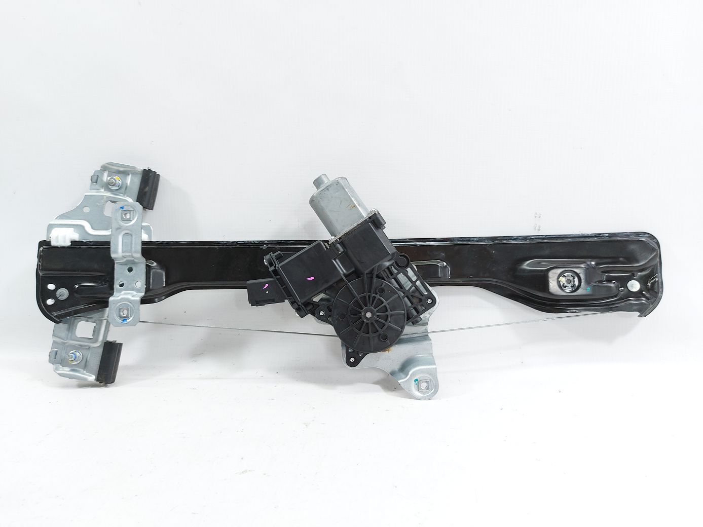 Trax Стеклоподъемник двери передней левой Chevrolet Trax 2016-2021 42693257 Chevrolet Trax 3