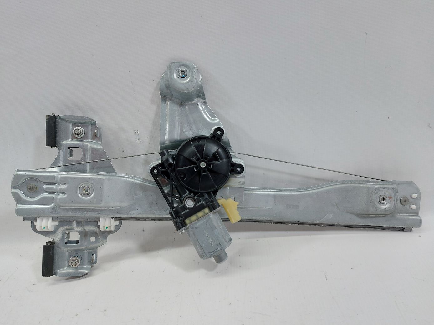 Volt Склопідйомник дверей задньої правої Chevrolet Volt 2011-2015 20998047 Chevrolet Volt 3