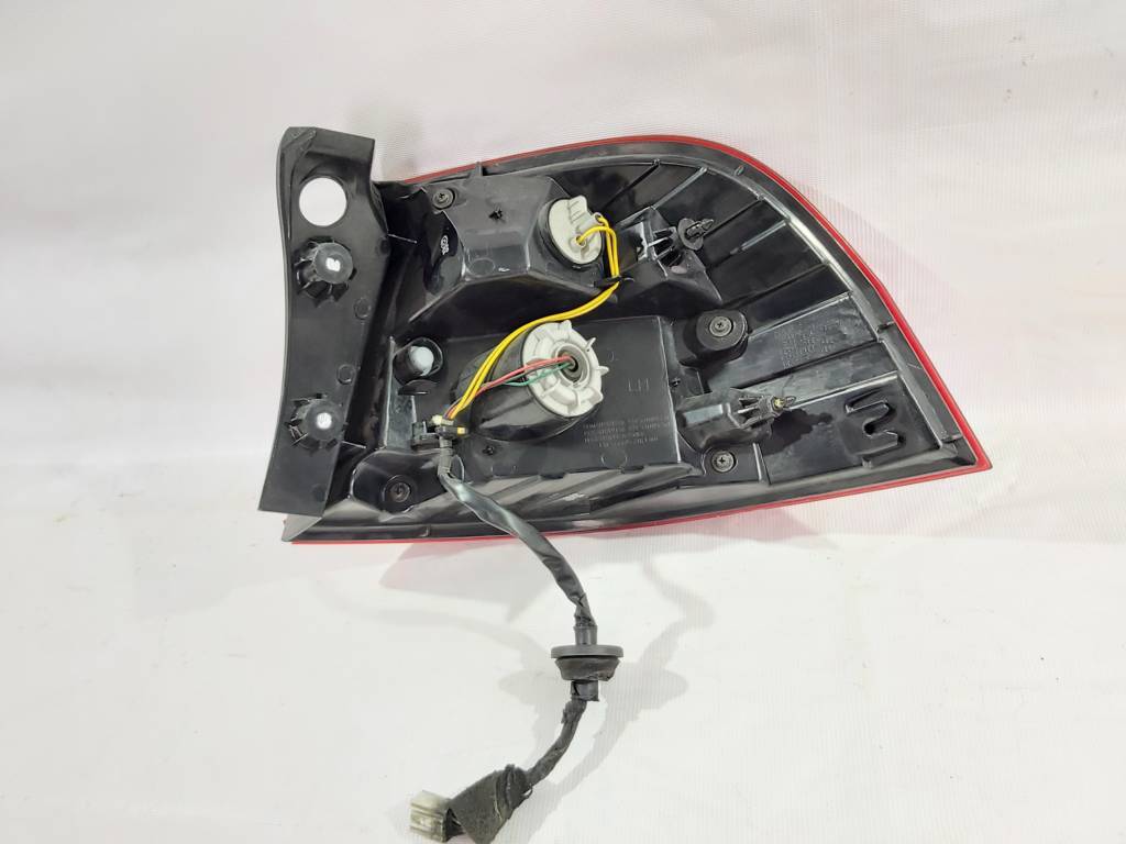 Товари з дефектами Ліхтар задній лівий (скіл) Kia Rio 2012-2017 924011W000 Kia Rio 3