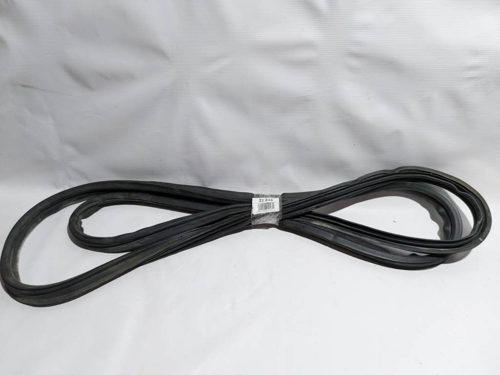 Veloster. Ущільнювальна гумка отвору кришки багажника Hyundai Veloster 2012-2017 87321-2V000 Hyundai Veloster