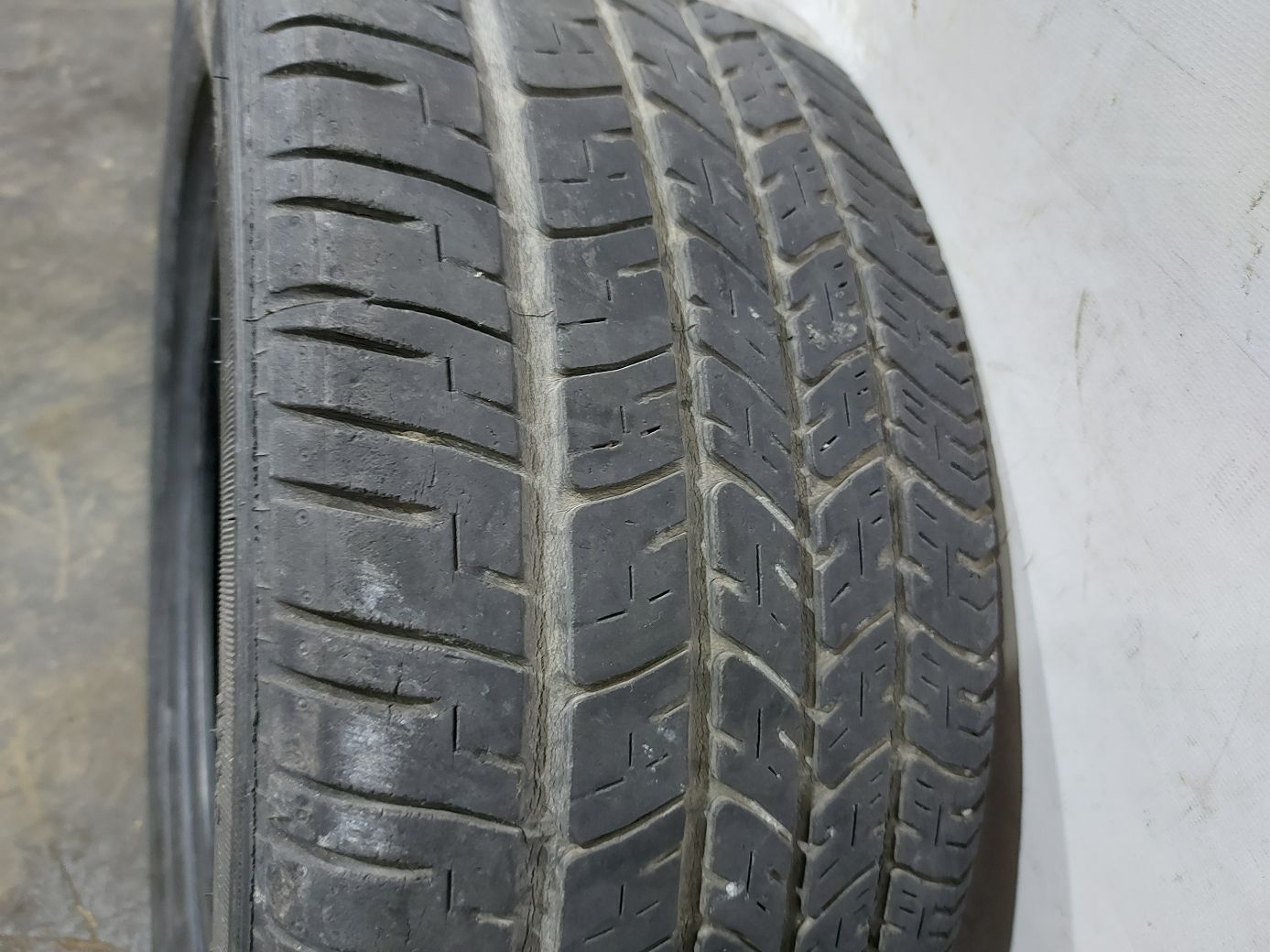 Всесезонные шины Резина Goodyear Eagle (5.5mm) 205/55R16  Лето 4