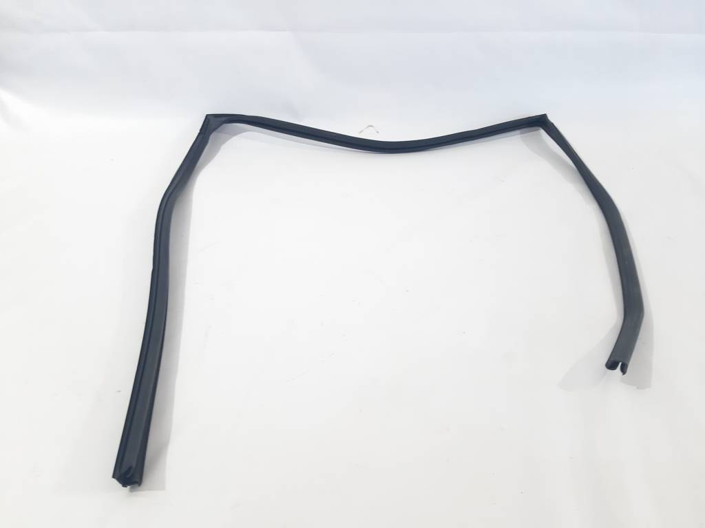 Impreza. Уплотнительная резинка стекла двери задней правой Subaru Impreza 2017-2019 63527FL04A Subaru Impreza