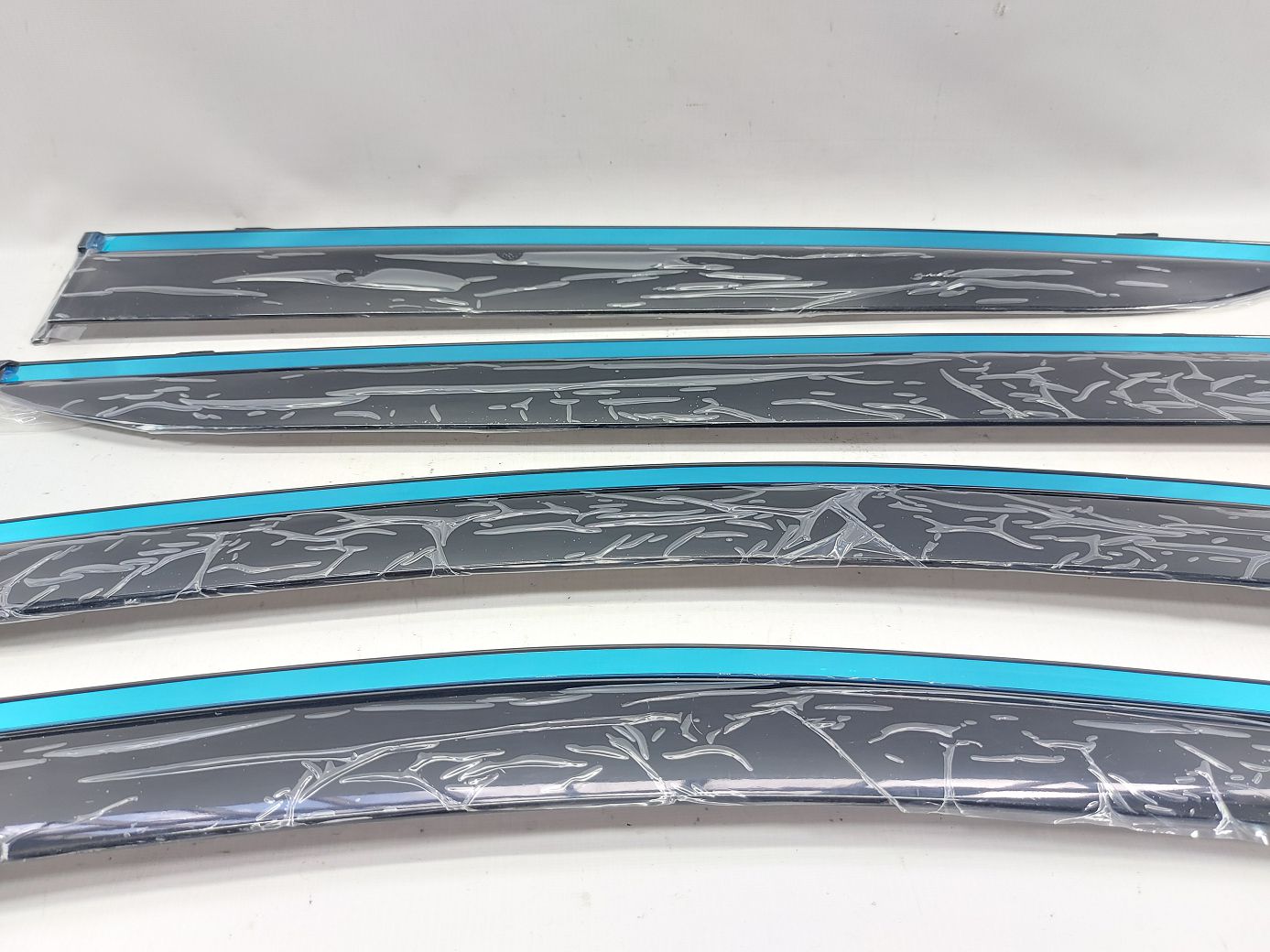 Вітровики бокового скла Дефлектори вікон Volkswagen dflc00001 Volkswagen ID.4X 4