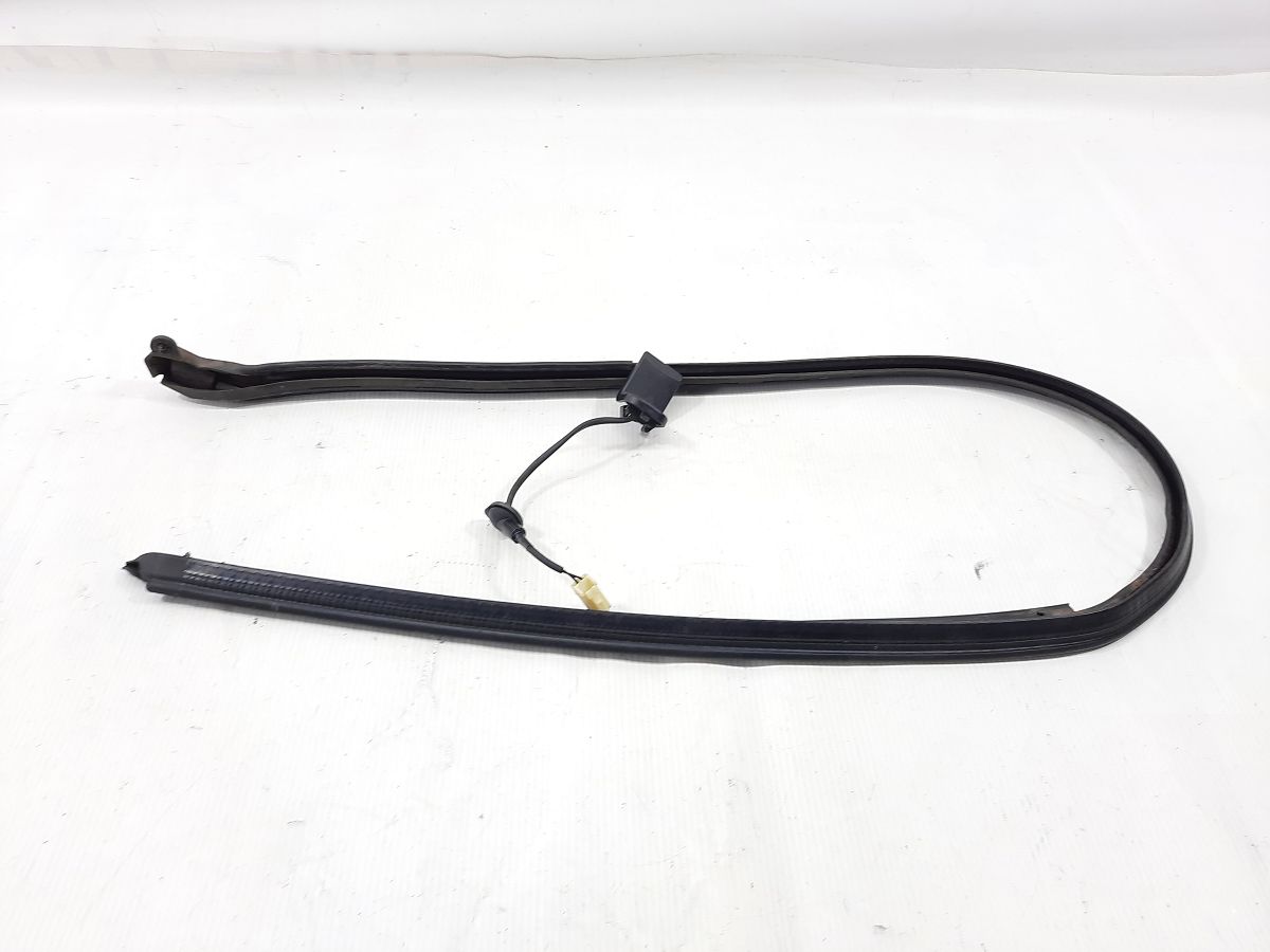 Sienna Датчик закрытия двери задней правой (с уплотнительной резинкой) Toyota Sienna 2011-2020 8425008071 Toyota Sienna 2