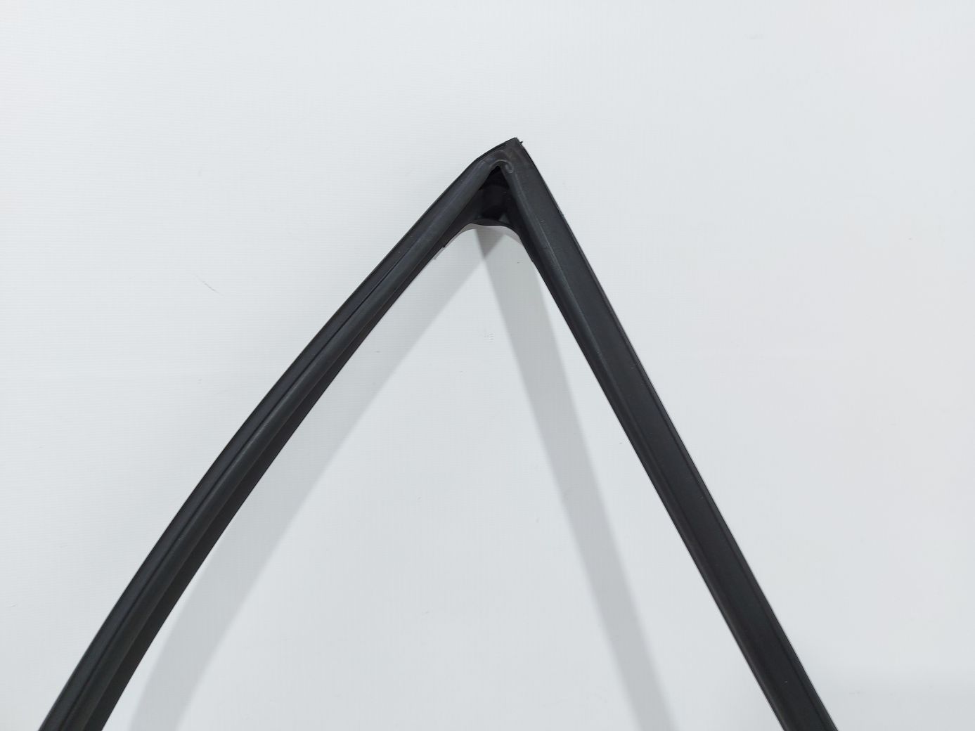 Forte Направляющая стекла двери задней левой (солазки) Kia Forte 2014-2018 83510A7000 Kia Forte 3