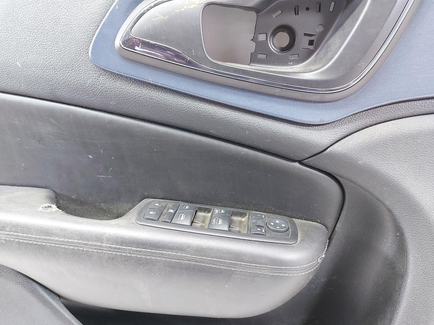 200 Карта двери передней левой (черная, кожа) Chrysler 200 2015-2017 68260657AA Chrysler 200 2