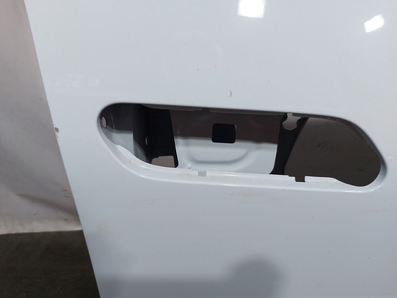 Двери Дверь передняя правая (белая) Volkswagen 12D831056 Volkswagen ID.6 8