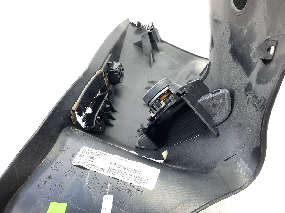 Grand caravan Обшивка багажного відділення ліва верхня задня Dodge Grand Caravan 2017-2020 ZT83DX9AG Dodge Grand Caravan 9