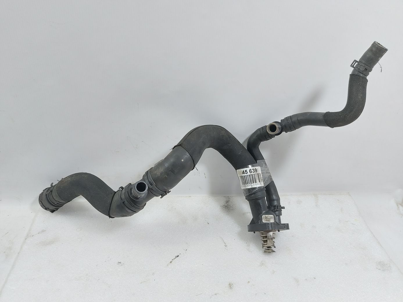 Xf. Корпус термостату Jaguar XF 2013-2017 JDE28115 Jaguar XF