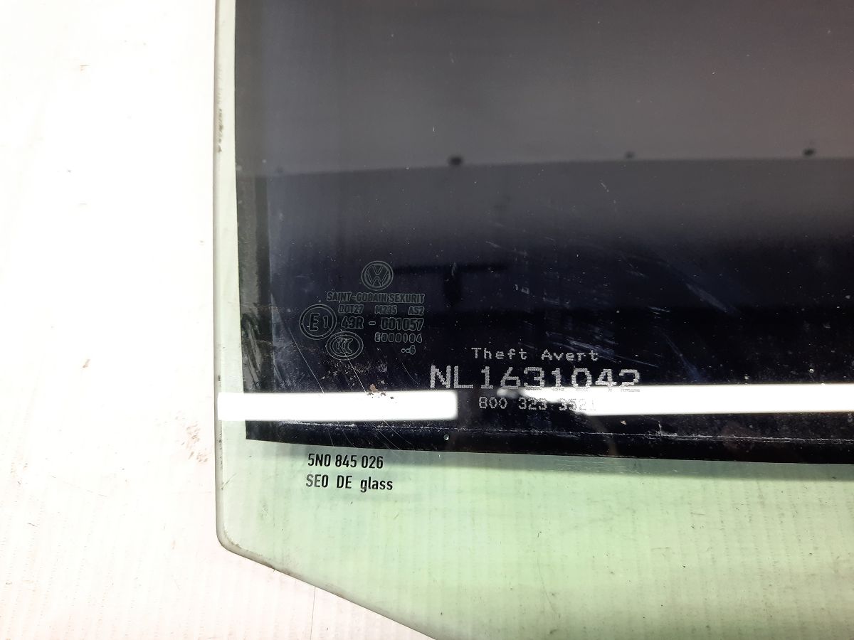 Tiguan Стекло двери задней правой Volkswagen Tiguan 2009-2018 5N0845026A Volkswagen Tiguan 2