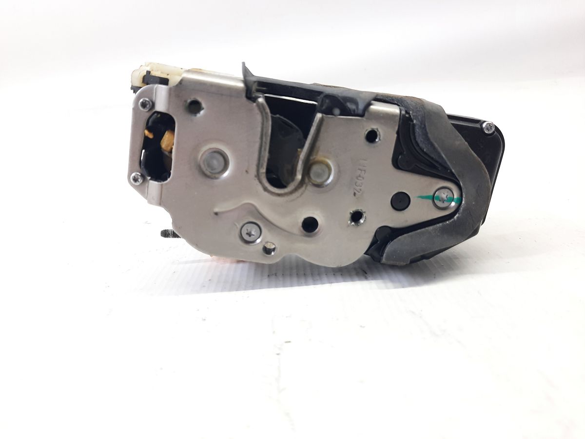Volt Замок дверей задньої правої Chevrolet Volt 2011-2015 13503786 Chevrolet Volt 5