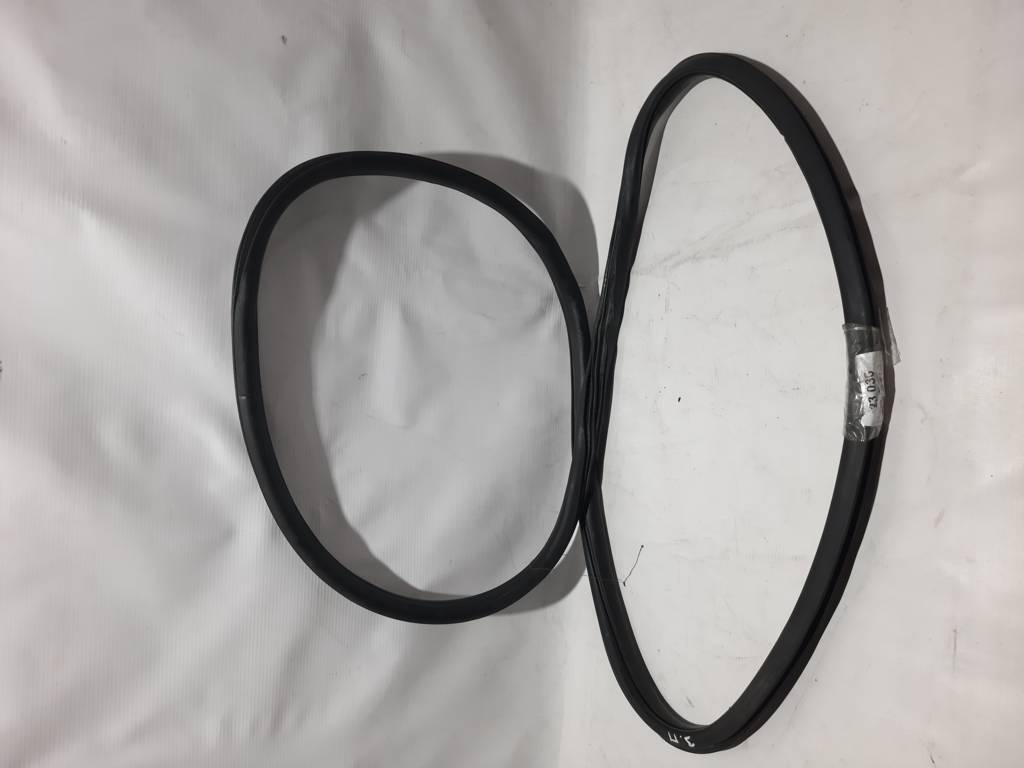 Ats Ущільнювальна гумка отвору дверей задньої лівої/правої Cadillac ATS 2013-2018 23124161 Cadillac ATS 18