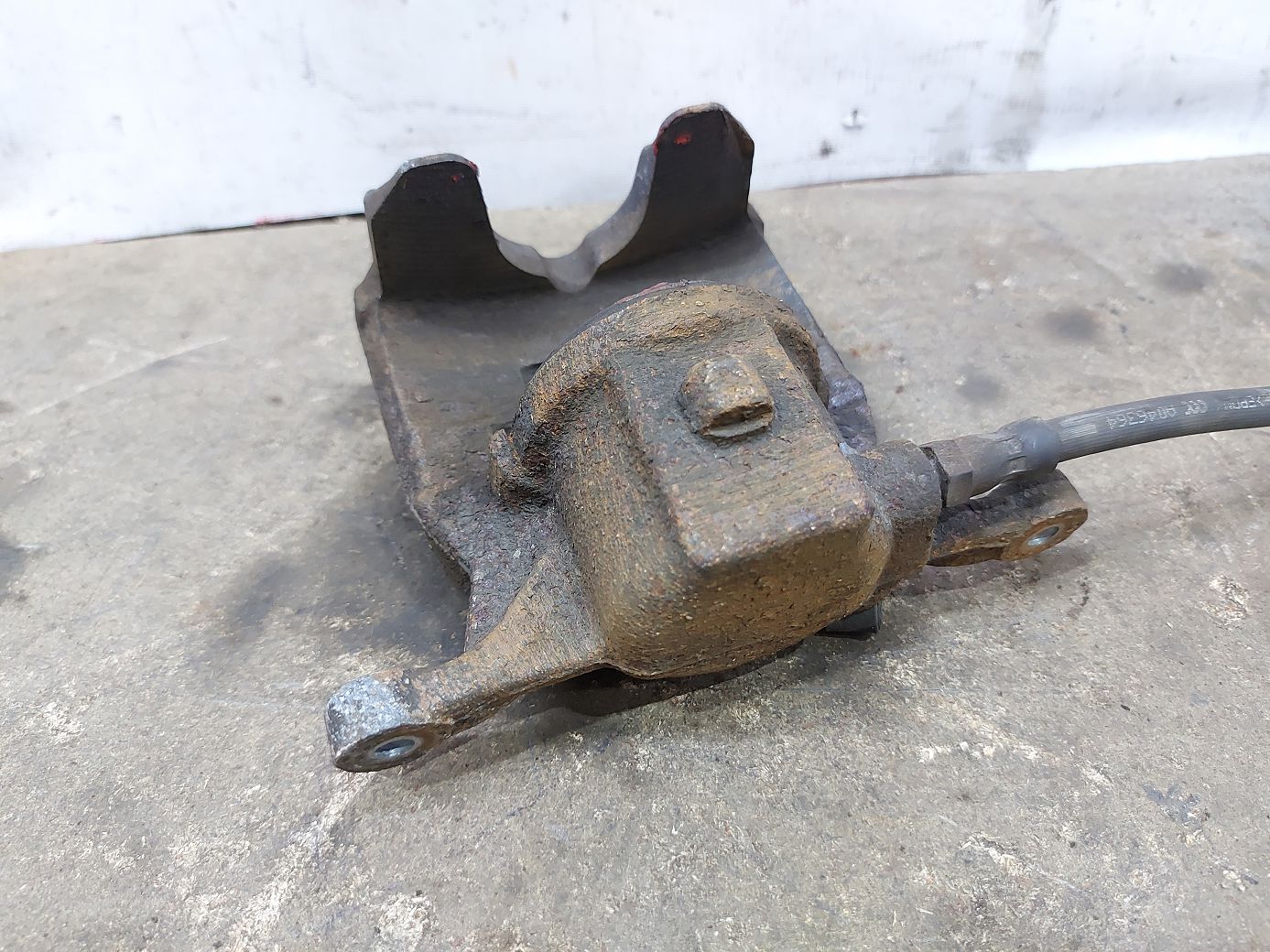 Cooper countryman Тормозной цилиндр суппорта переднего левого Mini Cooper Countryman 2011-2016 34119804729 Mini Cooper Countryman 3