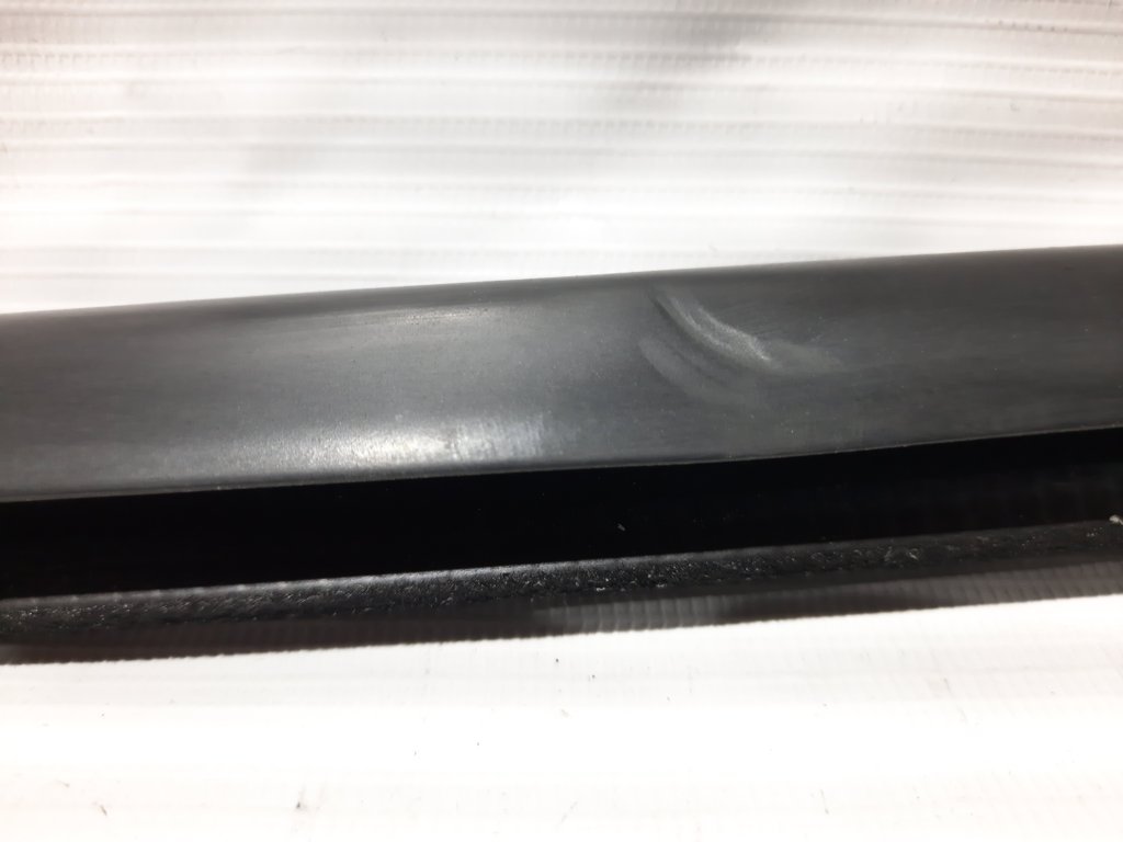 Focus Ущільнювальна гумка скла зовнішніх задніх лівих дверей Ford Focus 2012-2018 BM5Z5825861B Ford Focus 9