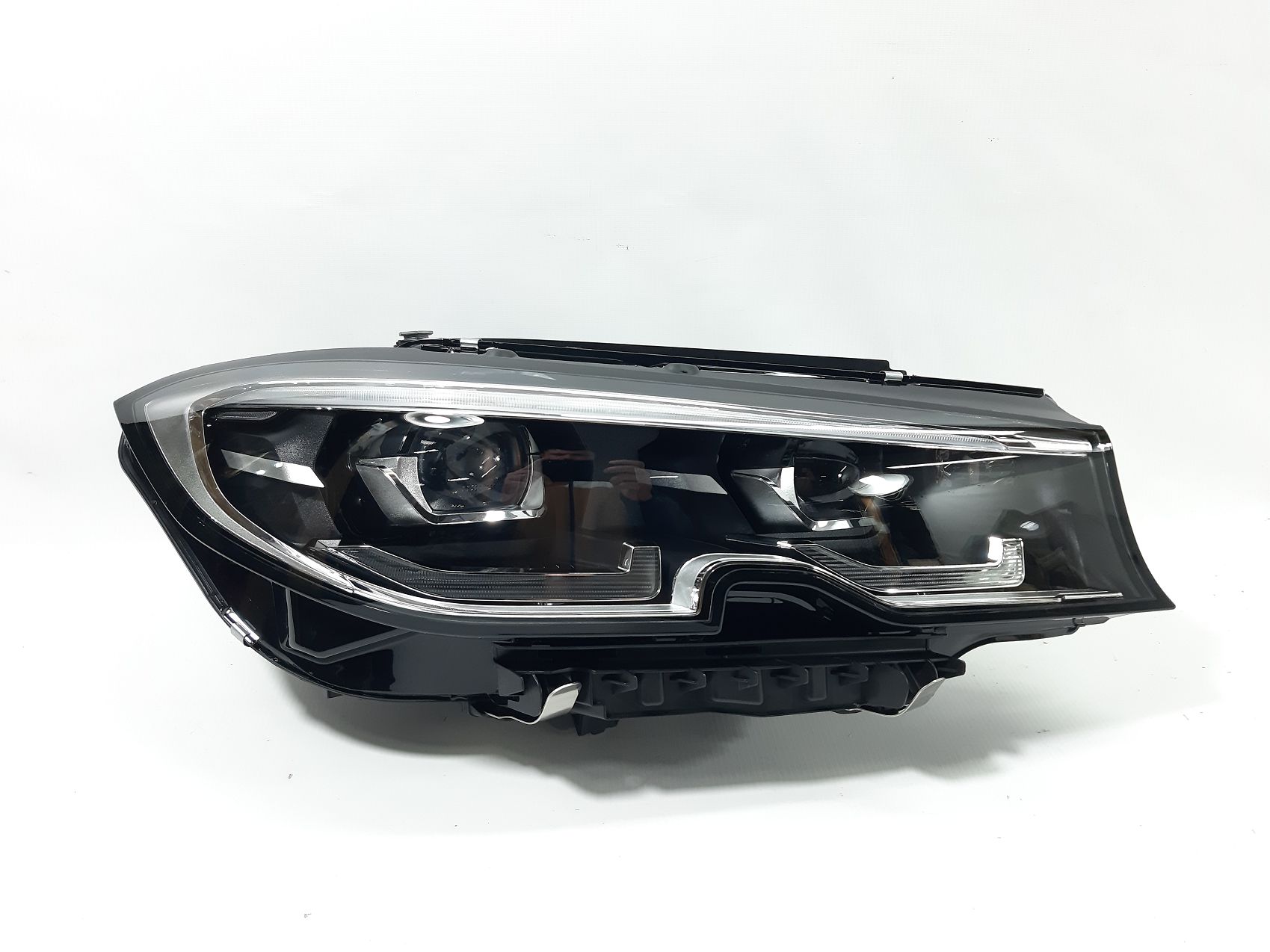 Фары головного света. Фара передняя правая BMW 3 2019-2023 63118496160 BMW 3