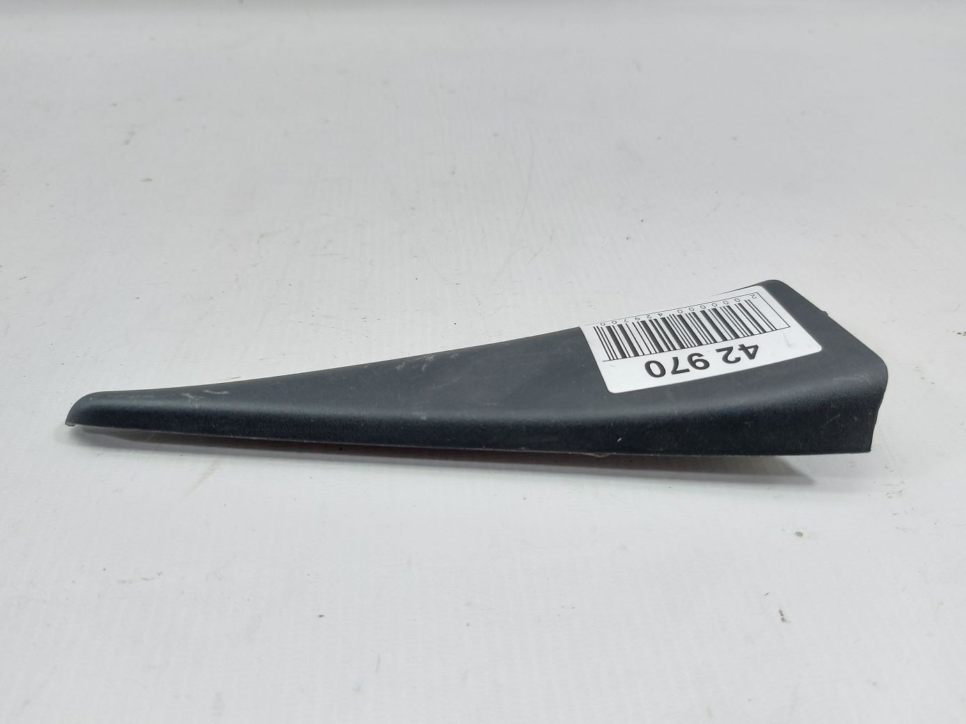 Versa note Уголок двери задней левой внутренний Nissan Versa Note 2014-2019 822933WC0A Nissan Versa Note 2