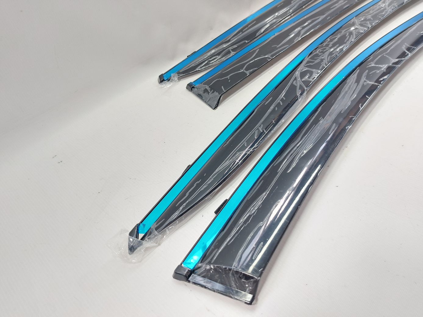 Вітровики бокового скла Дефлектори вікон Volkswagen dflc00004 Volkswagen ID.4 Crozz 3