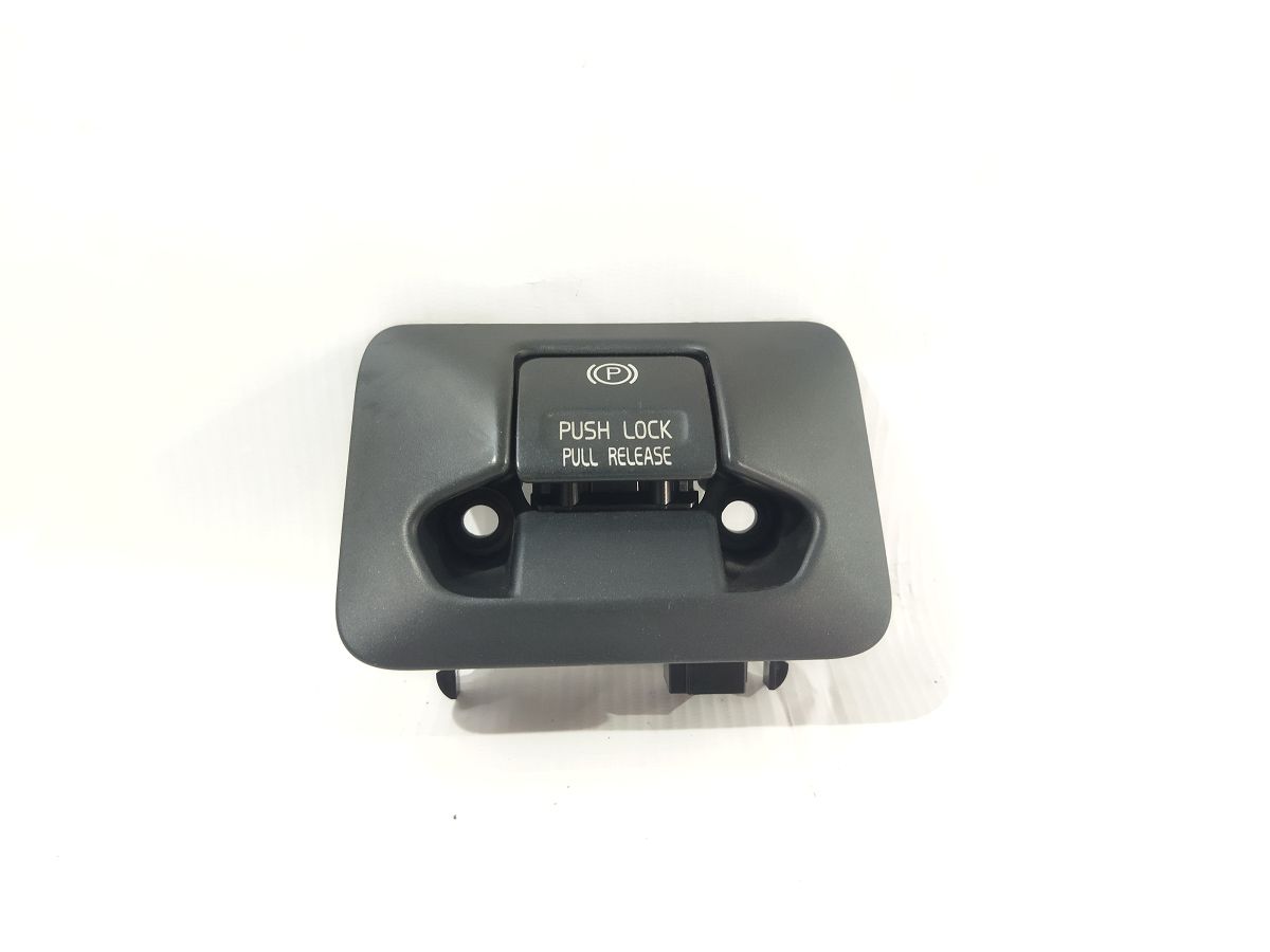 S60. Кнопка стояночного тормоза Volvo S60 2014-2018 31433501 Volvo S60