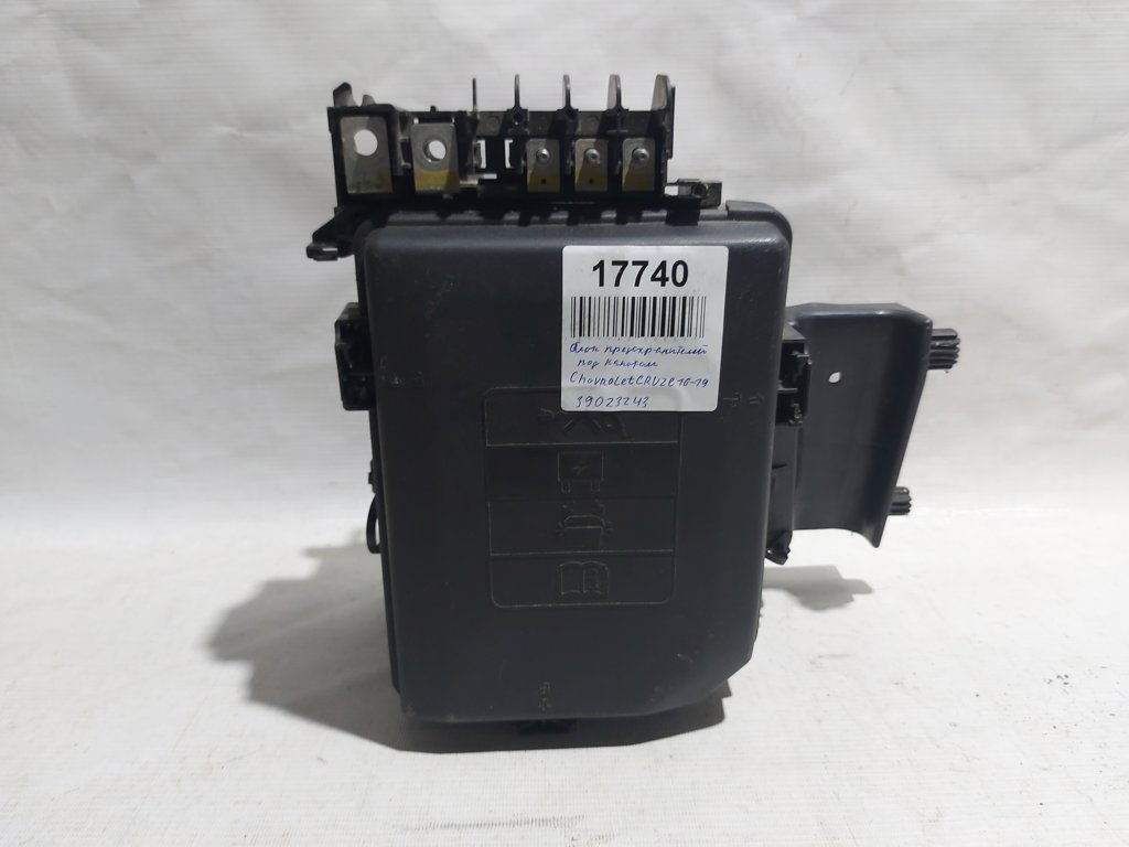 Cruze. Блок запобіжників під капотом Chevrolet Cruze 2016-2019 39023243 Chevrolet Cruze Cruze. Блок запобіжників під капотом Chevrolet Cruze 2016-2019 39023243 Chevrolet Cruze