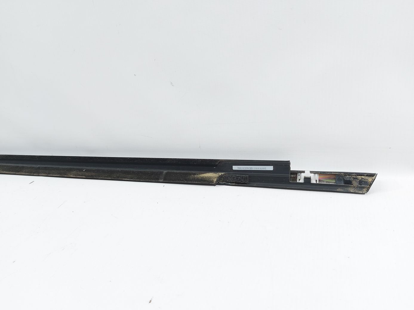 Equinox Ущільнювальна гумка скла двері передньої правої зовнішня (хром) Chevrolet Equinox 2011-2017 23193173 Chevrolet Equinox 3