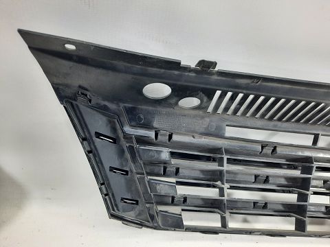 Товары с дефектами. Решётка радиатора верхняя (дефект) Volkswagen Passat S 2012-2015 561853651B0QE Volkswagen Passat S Товары с дефектами. Решётка радиатора верхняя (дефект) Volkswagen Passat S 2012-2015 561853651B0QE Volkswagen Passat S