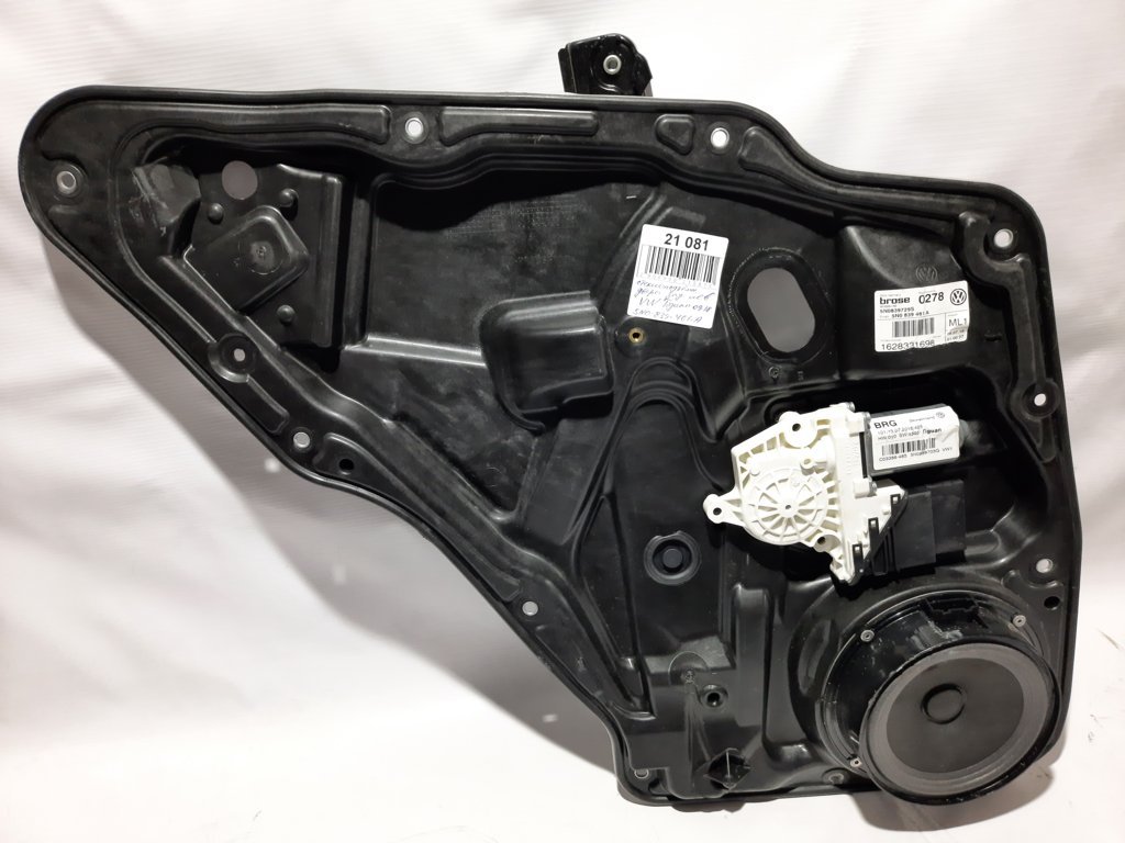 Tiguan Стеклоподъемник двери задней левой Volkswagen Tiguan 2009-2018 5N0839461A Volkswagen Tiguan 8