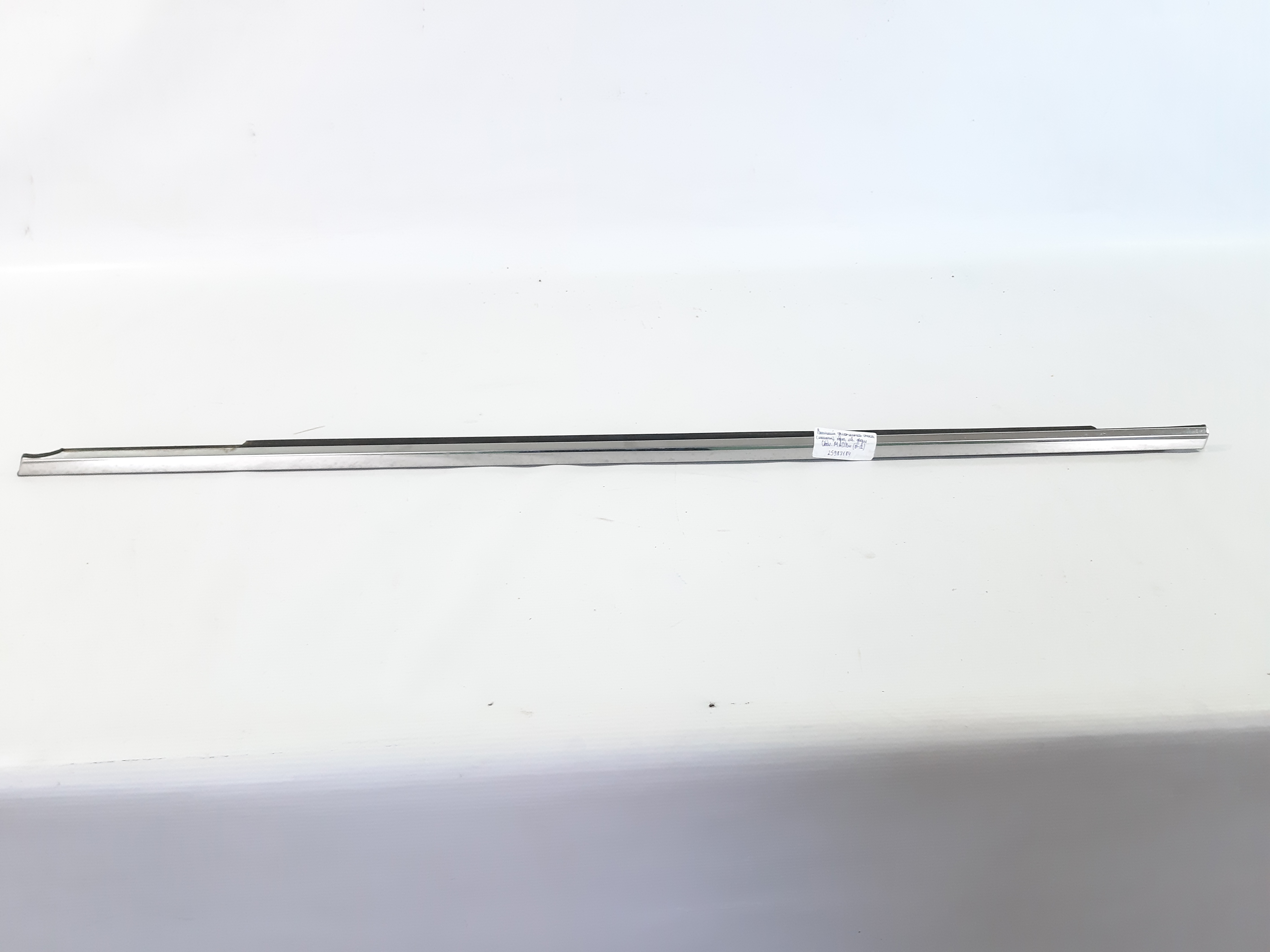 Malibu Уплотнитель стекла внешний(молдинг) двери передней левой Chevrolet Malibu 2008-2012 25987184 Chevrolet Malibu 2