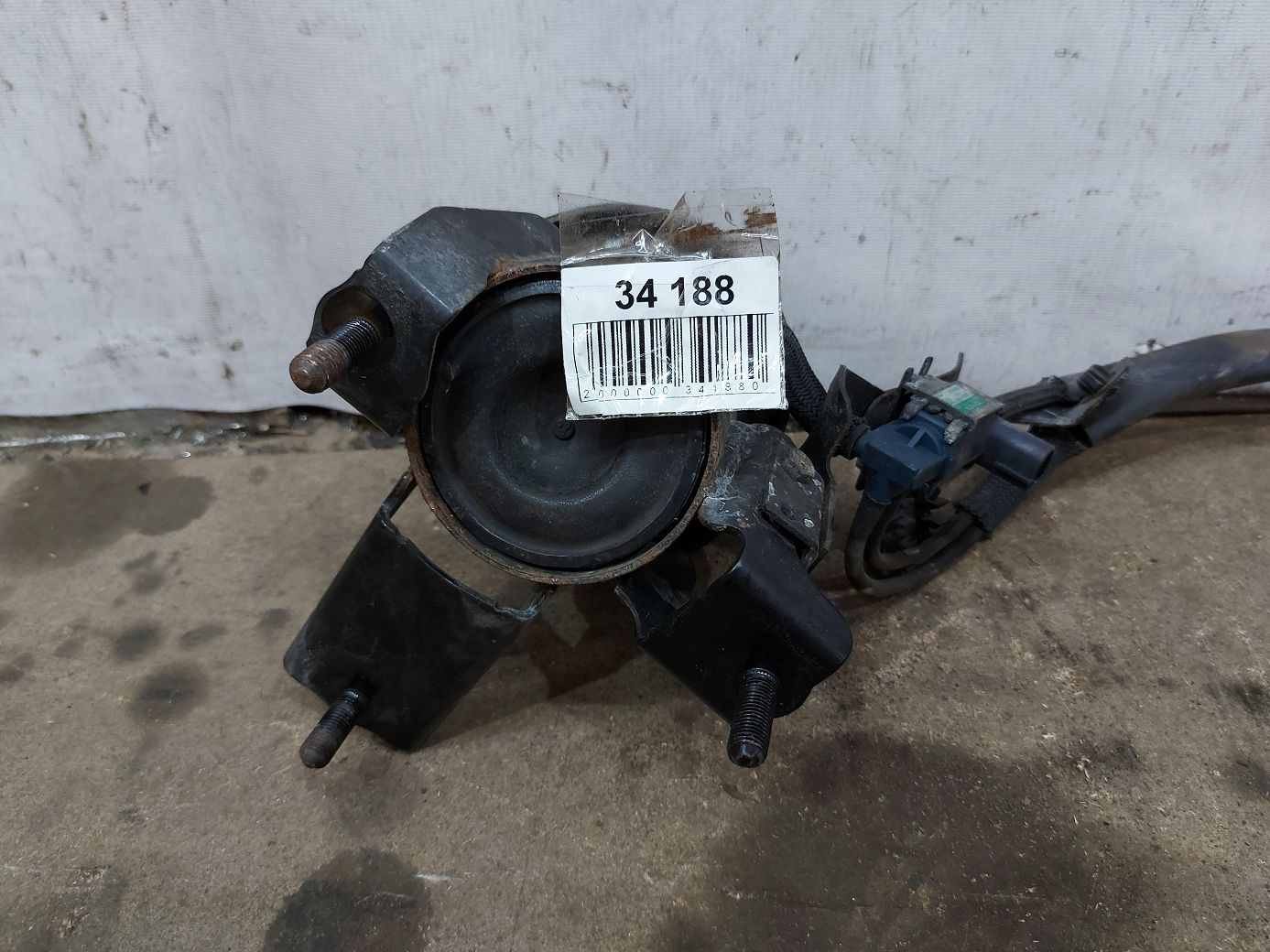 Sienna. Подушка двигателя передняя Toyota Sienna 2011-2016 123600P110 Toyota Sienna