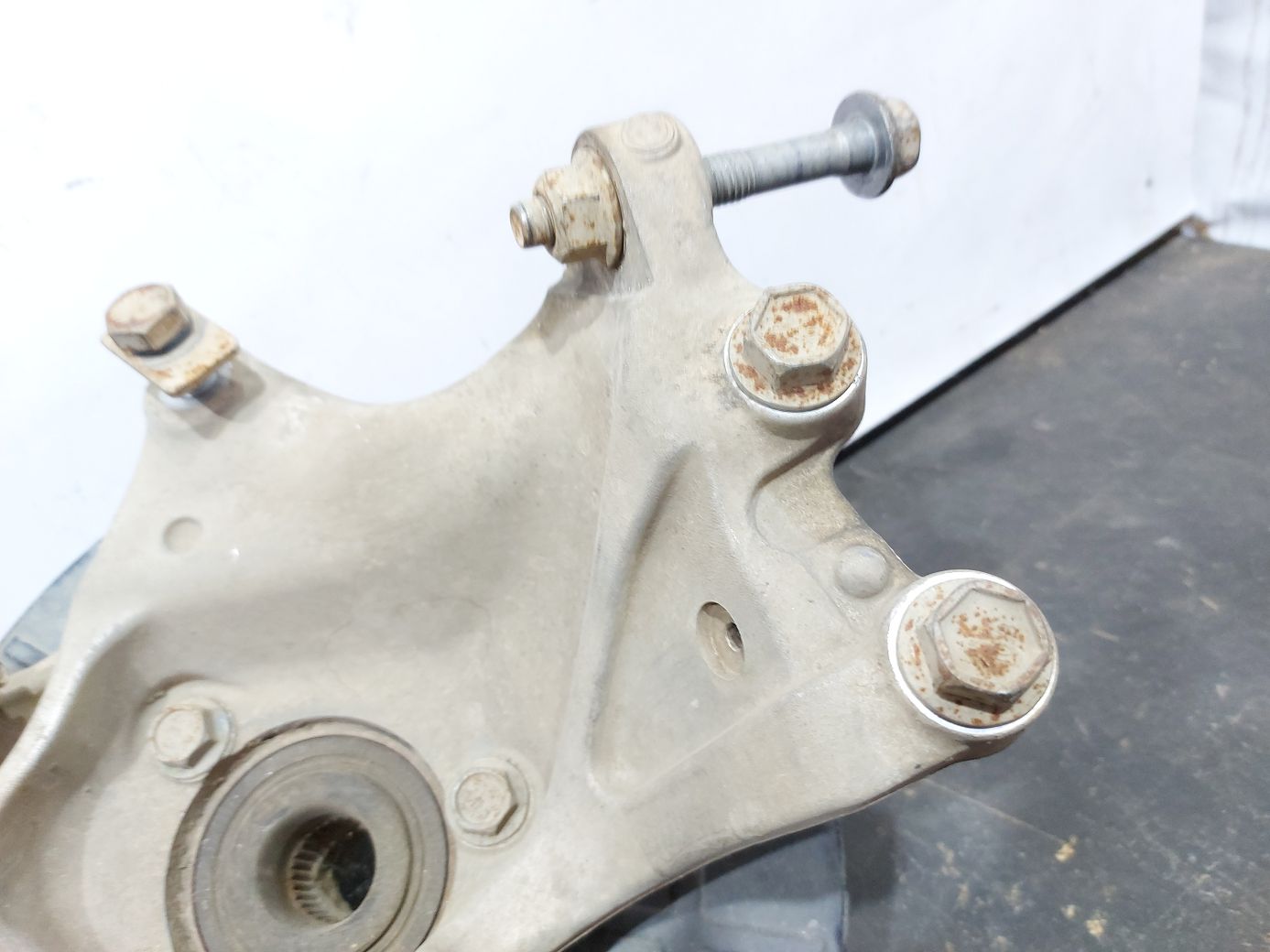 Regal Поворотний кулак задній правий (у зборі) Buick Regal 2011-2017 23432049 Buick Regal 2