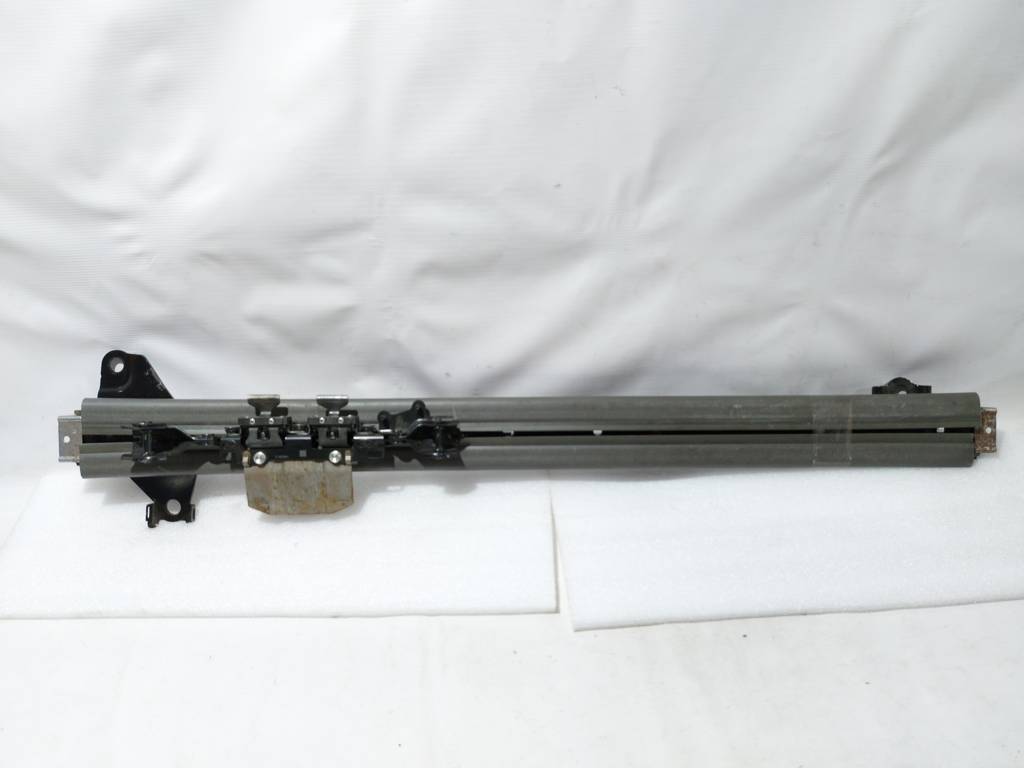 Sienna Напрямна рейка другого ряду сидінь внутрішня права Toyota SIENNA 2015 напольная Toyota SIENNA 5 Sienna Напрямна рейка другого ряду сидінь внутрішня права Toyota SIENNA 2015 напольная Toyota SIENNA 5