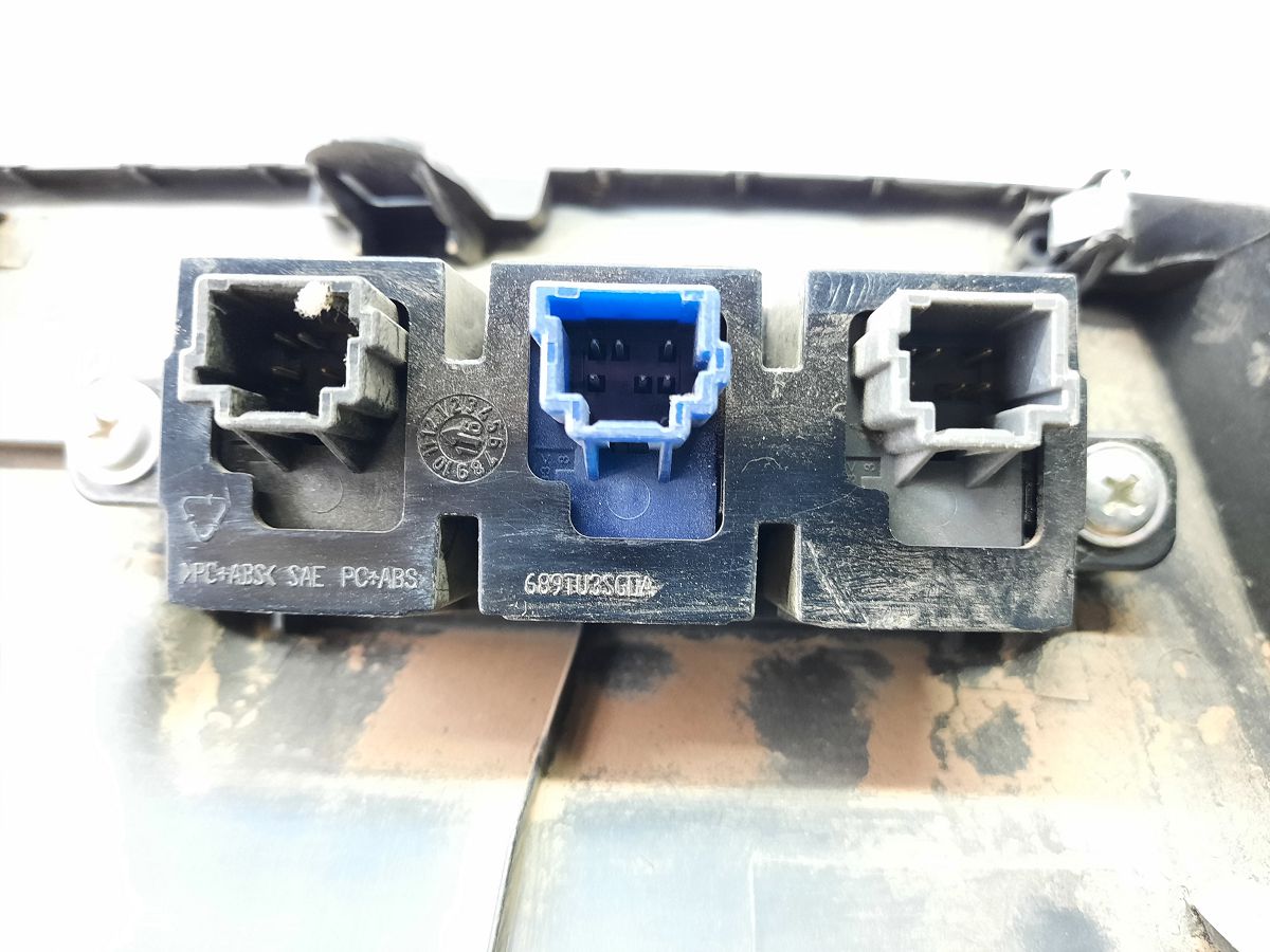 Sentra Накладка торпеди нижня ліва Nissan Sentra 2013-2017 689623SG0A Nissan Sentra 8