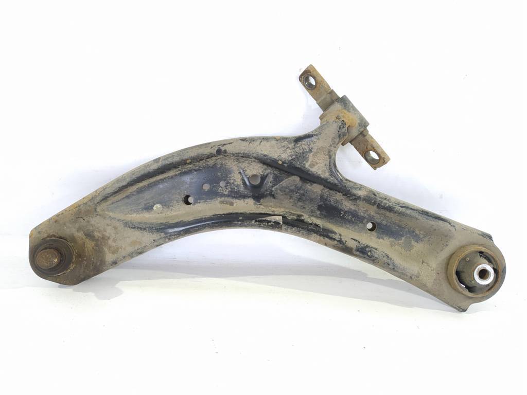 Rogue. Рычаг подрамника переднего левый нижний Nissan Rogue 2014-2018 54501-4CU0A Nissan Rogue