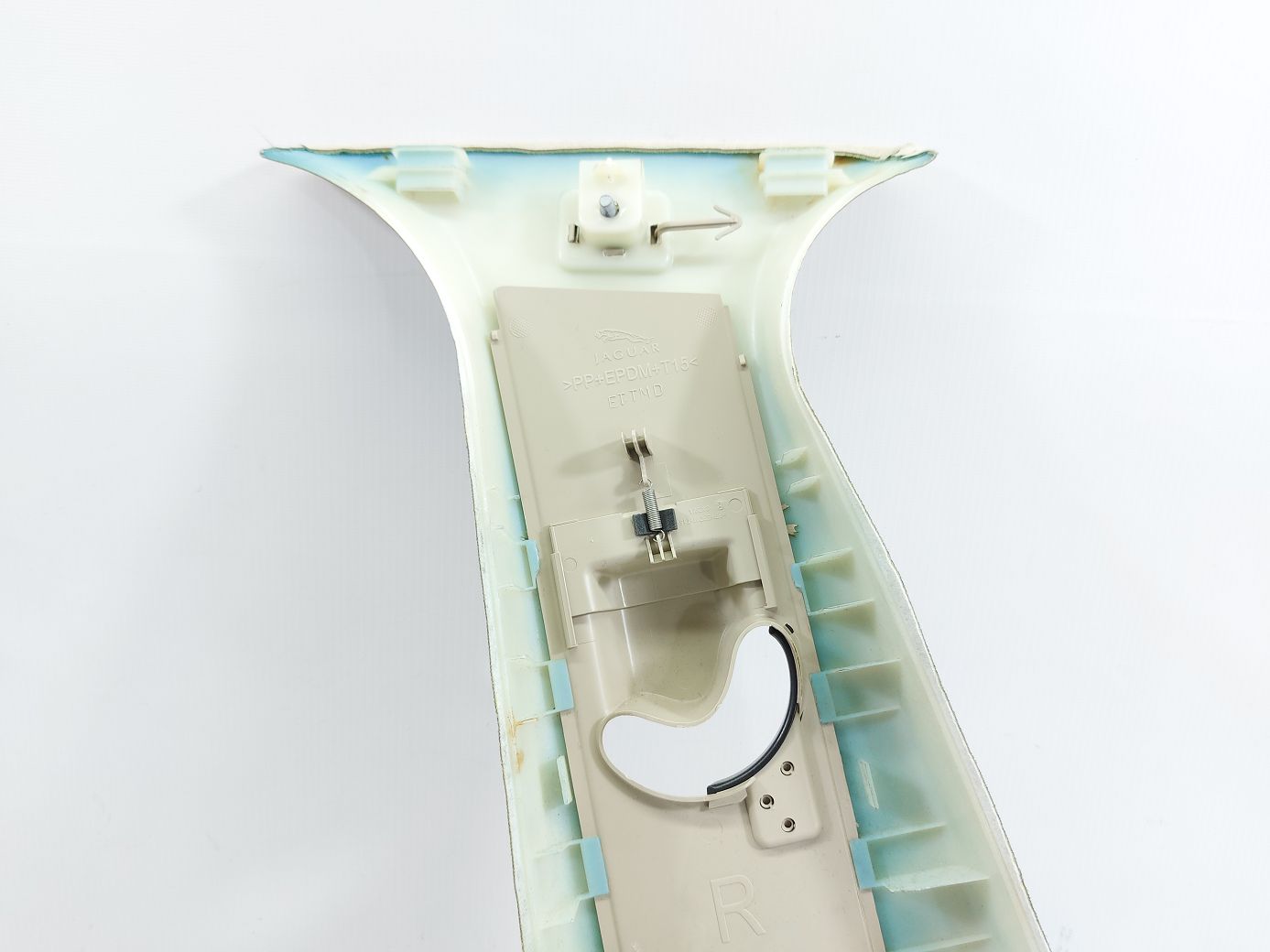 Xf Обшивка стойки центральной правая верхняя Jaguar XF 2010-2015 C2Z23194AMN Jaguar XF 4