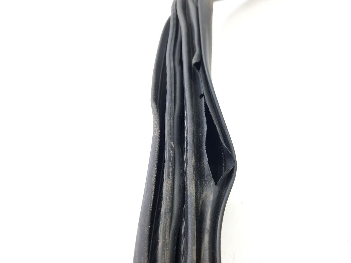 Ats Ущільнювальна гумка отвору дверей задньої лівої/правої Cadillac ATS 2013-2018 23124161 Cadillac ATS 6