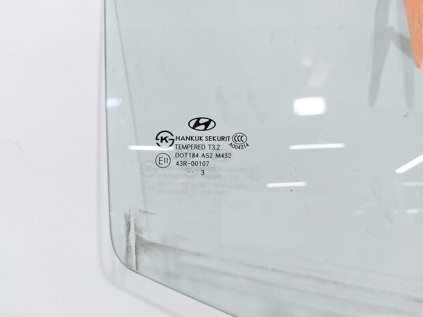 Veloster Скло дверей задньої правої Hyundai Veloster 2012-2017 834212V000 Hyundai Veloster 2