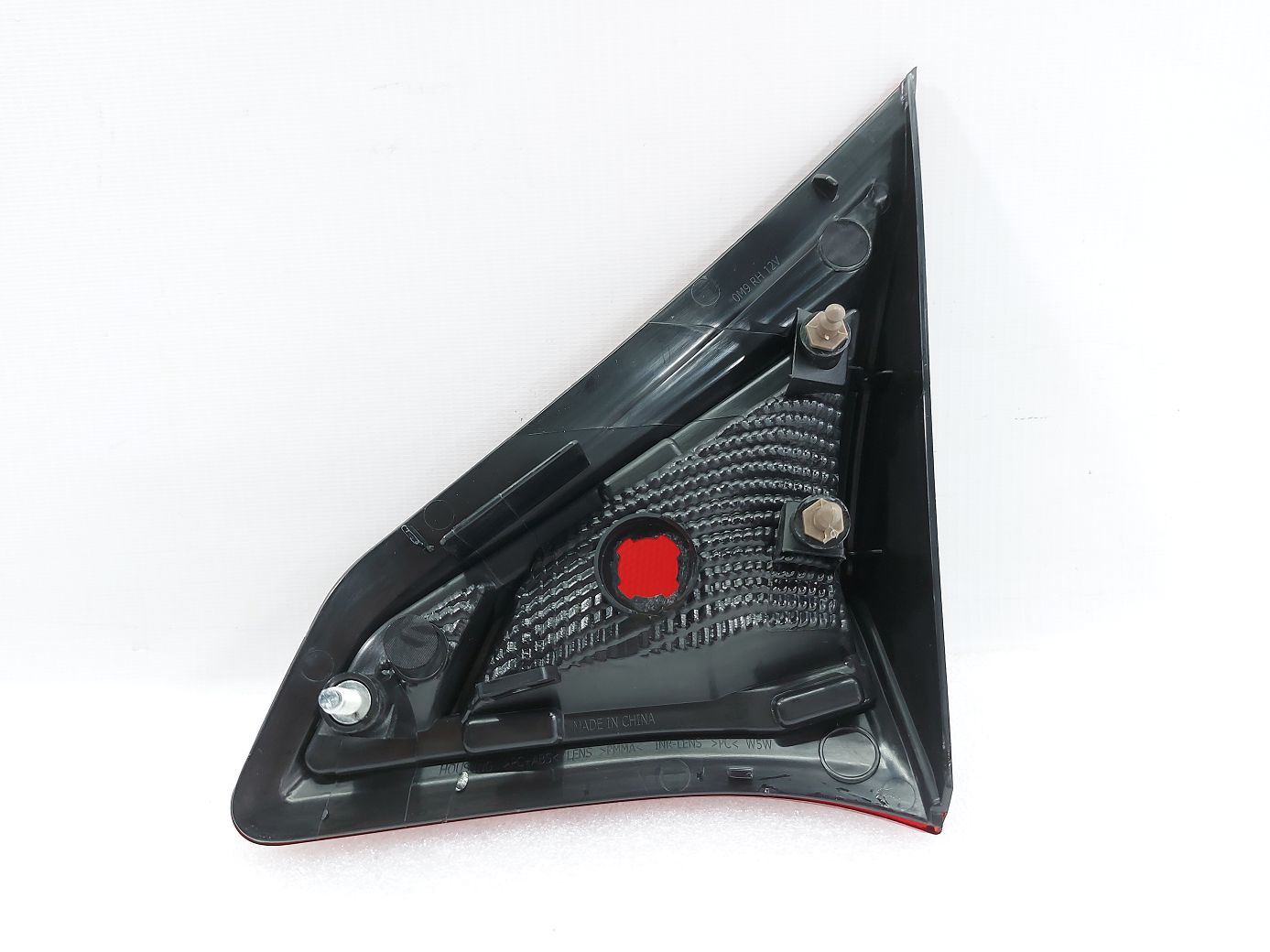 Автолампи Ліхтар кришки багажника лівий Nissan Kicks 2018-2021 265555RA0B Nissan Kicks 4