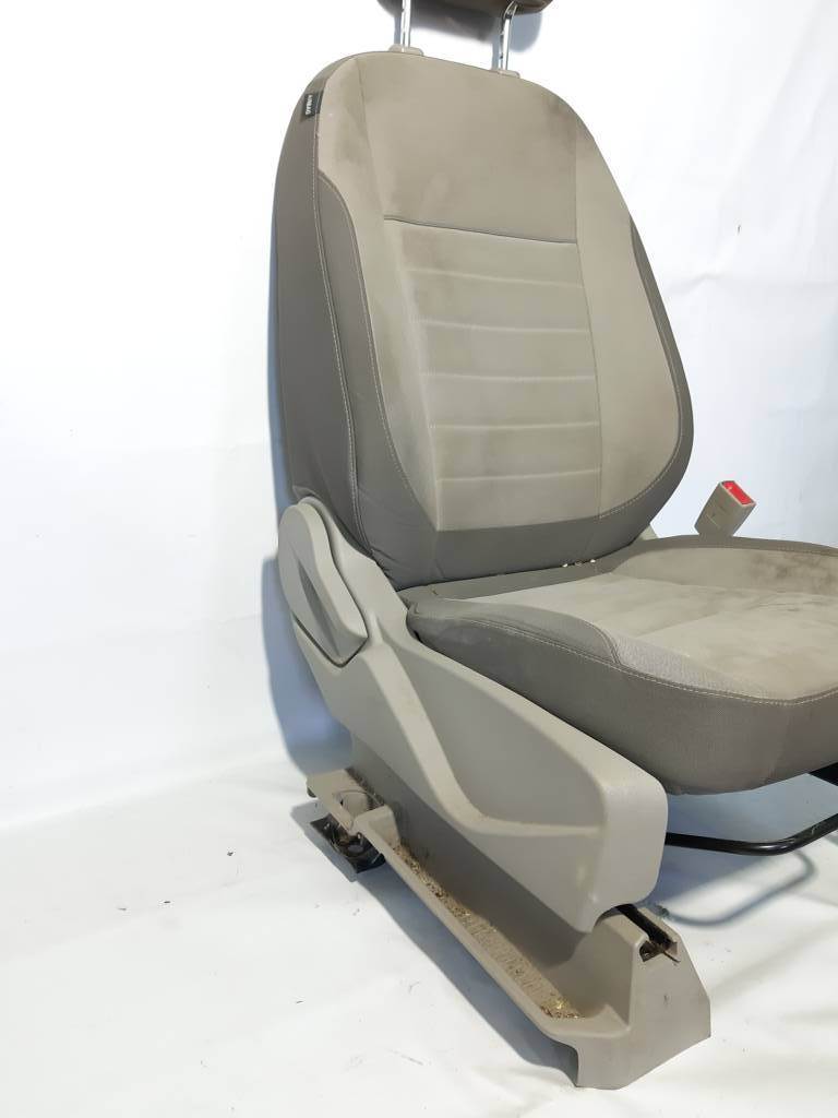 C-max Сиденье переднее правое Ford C-Max 2013-2014 CJ5Z7864416BA Ford C-Max 3