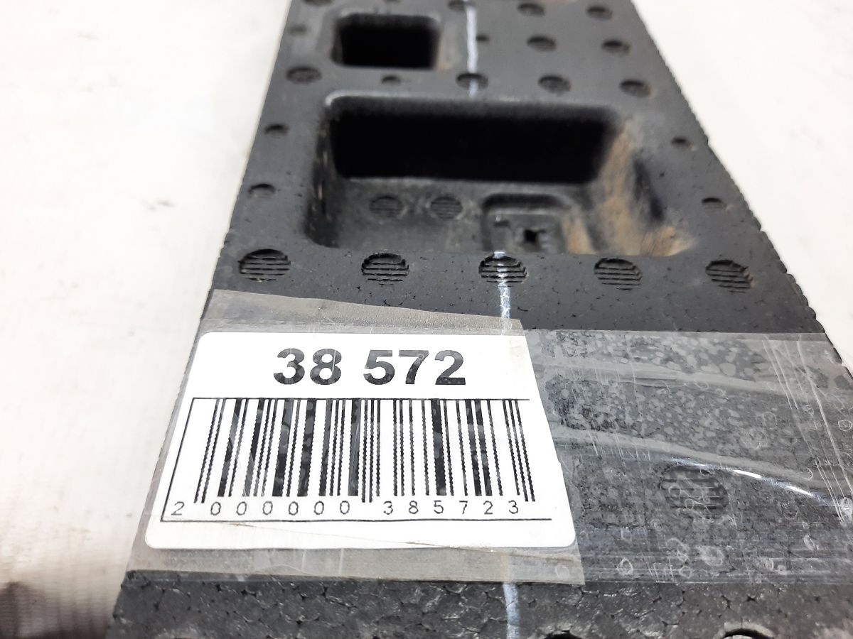 Malibu Абсорбер бампера заднього Chevrolet Malibu 2016-2021 84095274 Chevrolet Malibu 9