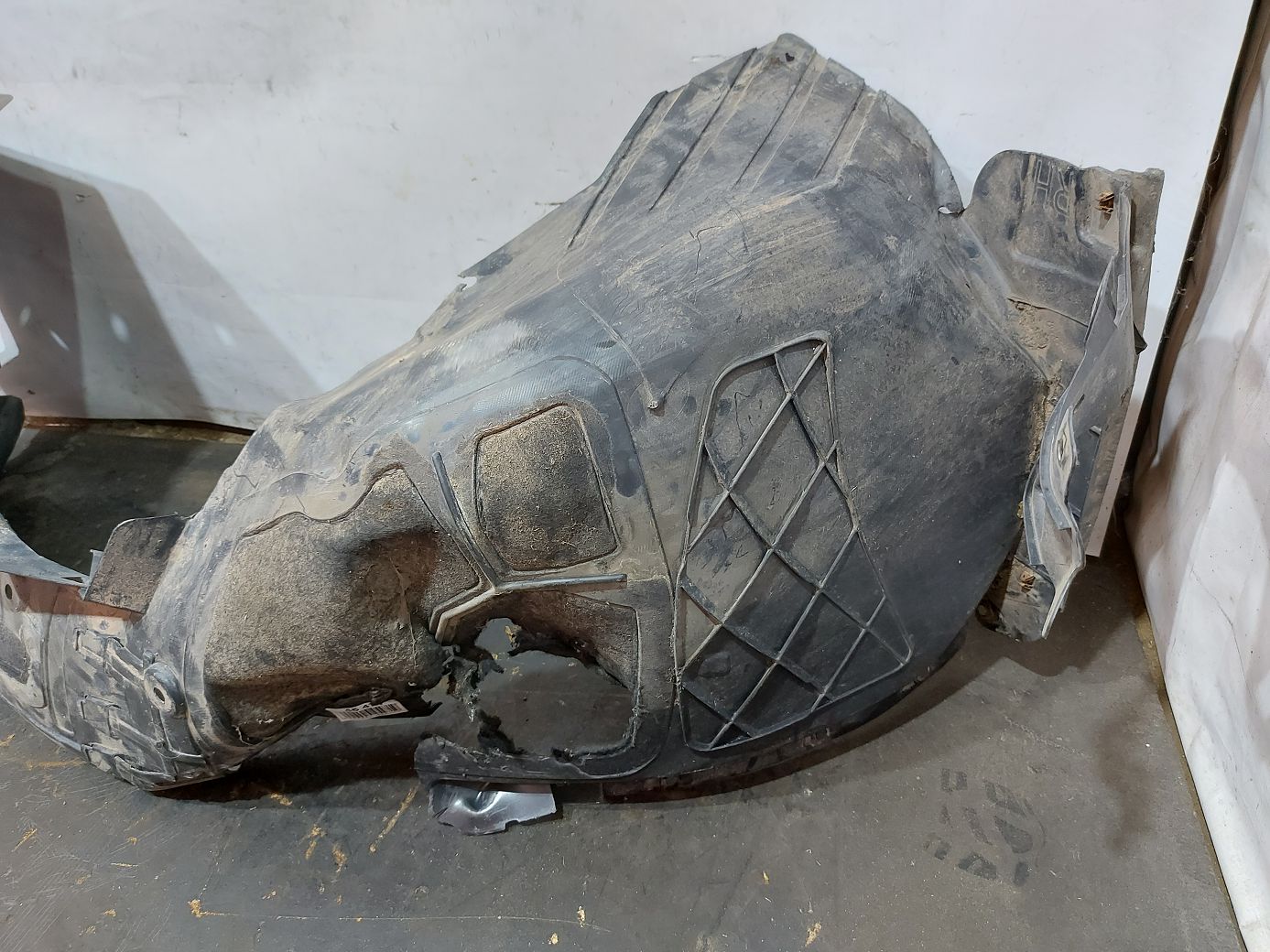 Malibu Підкрилок передній правий Chevrolet Malibu 2013-2015 23401039 Chevrolet Malibu 3