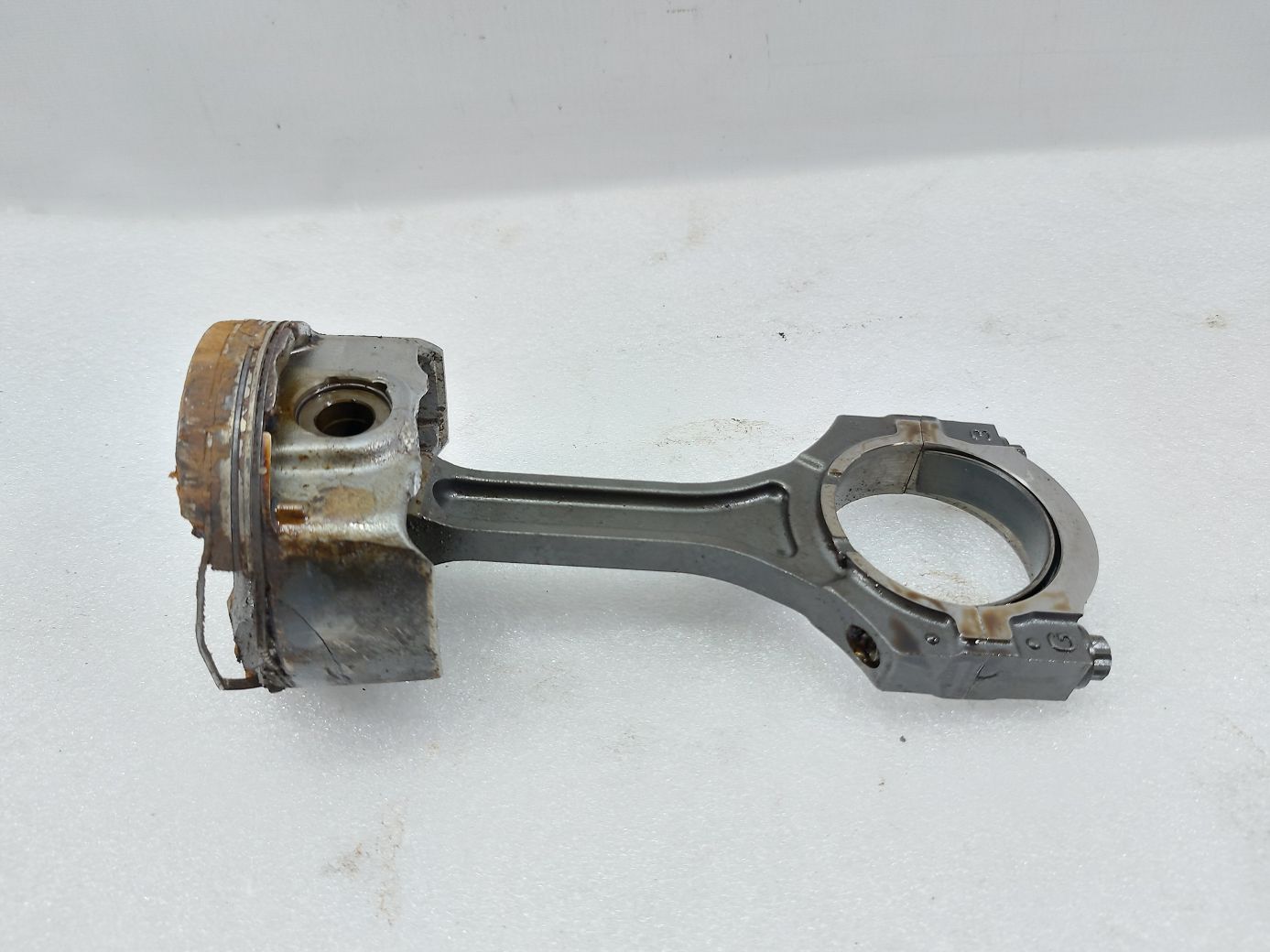 Товари з дефектами. Шатун із поршнем (поршня брак) Kia CADENZA 2014-2020 235103L100 Kia CADENZA