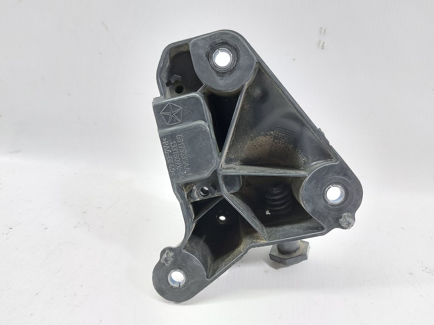 200 limited Кронштейн радіатора верхній лівий Chrysler 200 Limited 2015-2017 68376675AA Chrysler 200 Limited 3