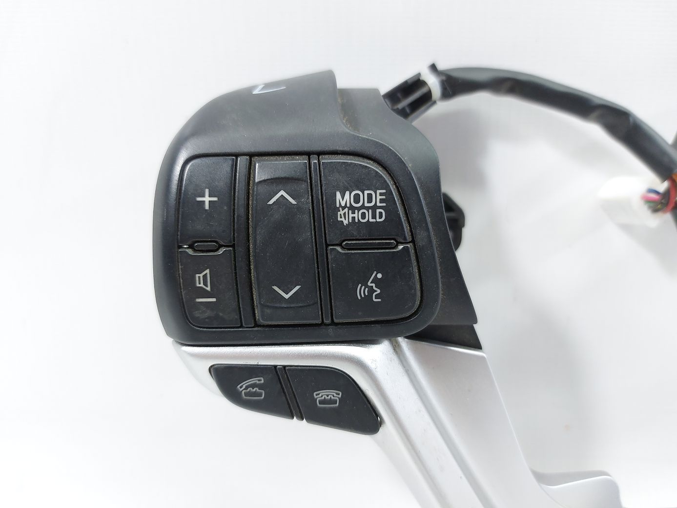 Sienna Кнопки кермового колеса (к-кт) Toyota SIENNA 2015-2017 8425008100 Toyota SIENNA 3 Sienna Кнопки кермового колеса (к-кт) Toyota SIENNA 2015-2017 8425008100 Toyota SIENNA 3